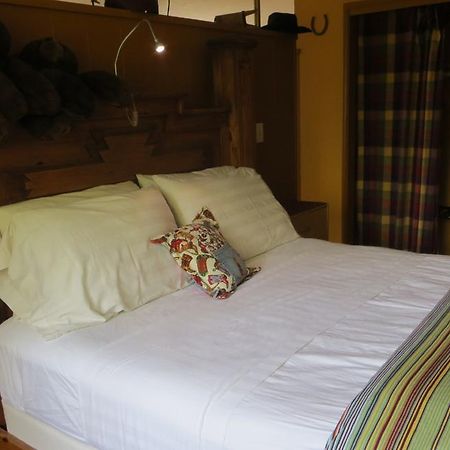 Zenyard Guest House Phoenix Exterior foto